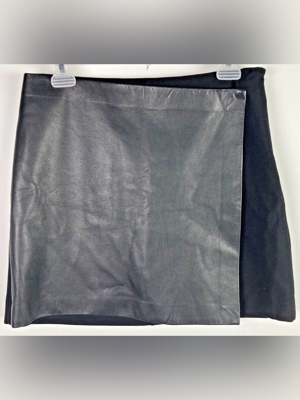 Theory Womens Size 4 Stilla Mini Skirt 
black Leather Lamb knit faux wrap